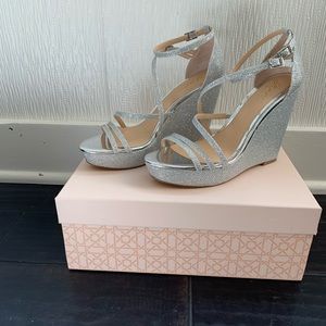 Bagdley Mischka wedges